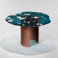 <a href="https://www.galeriegosserez.com/artistes/t-sakhi.html"> T SAKHI </a> - Reconciled Fragments - Side table "Blue"